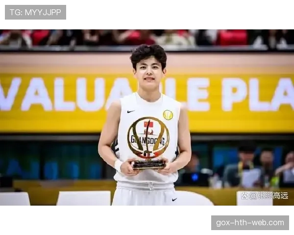 杨舒予连买咖啡都豪横，这生活跟我们差多远？